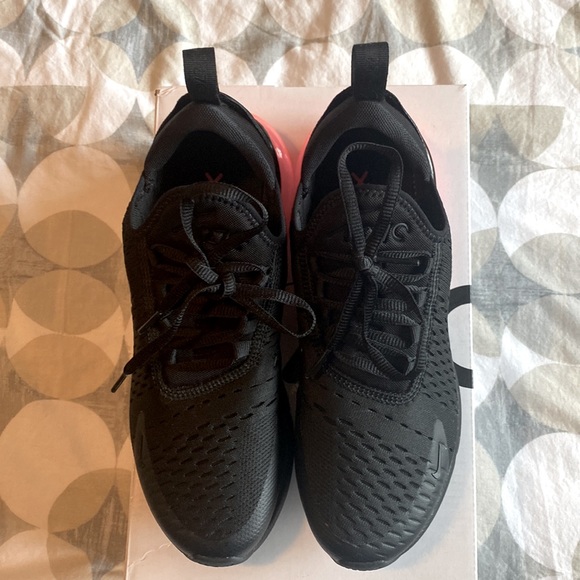 Air Max 270 boys 6/wmn 7.5 like new - Picture 3 of 10